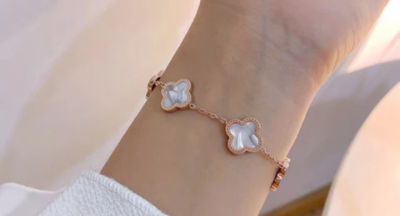 Trang sức làm từ cỏ bốn lá - Biểu tượng của sự may mắn-Lê Thị Bảo Ngọc