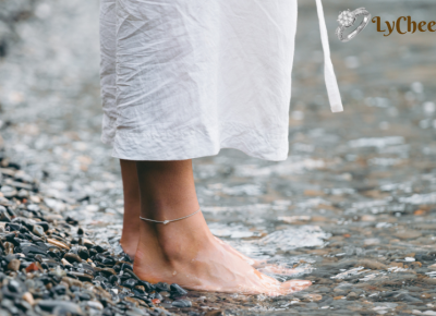 Nữ nên đeo lắc chân bên nào tốt? - Dương Thị Khánh Huyền